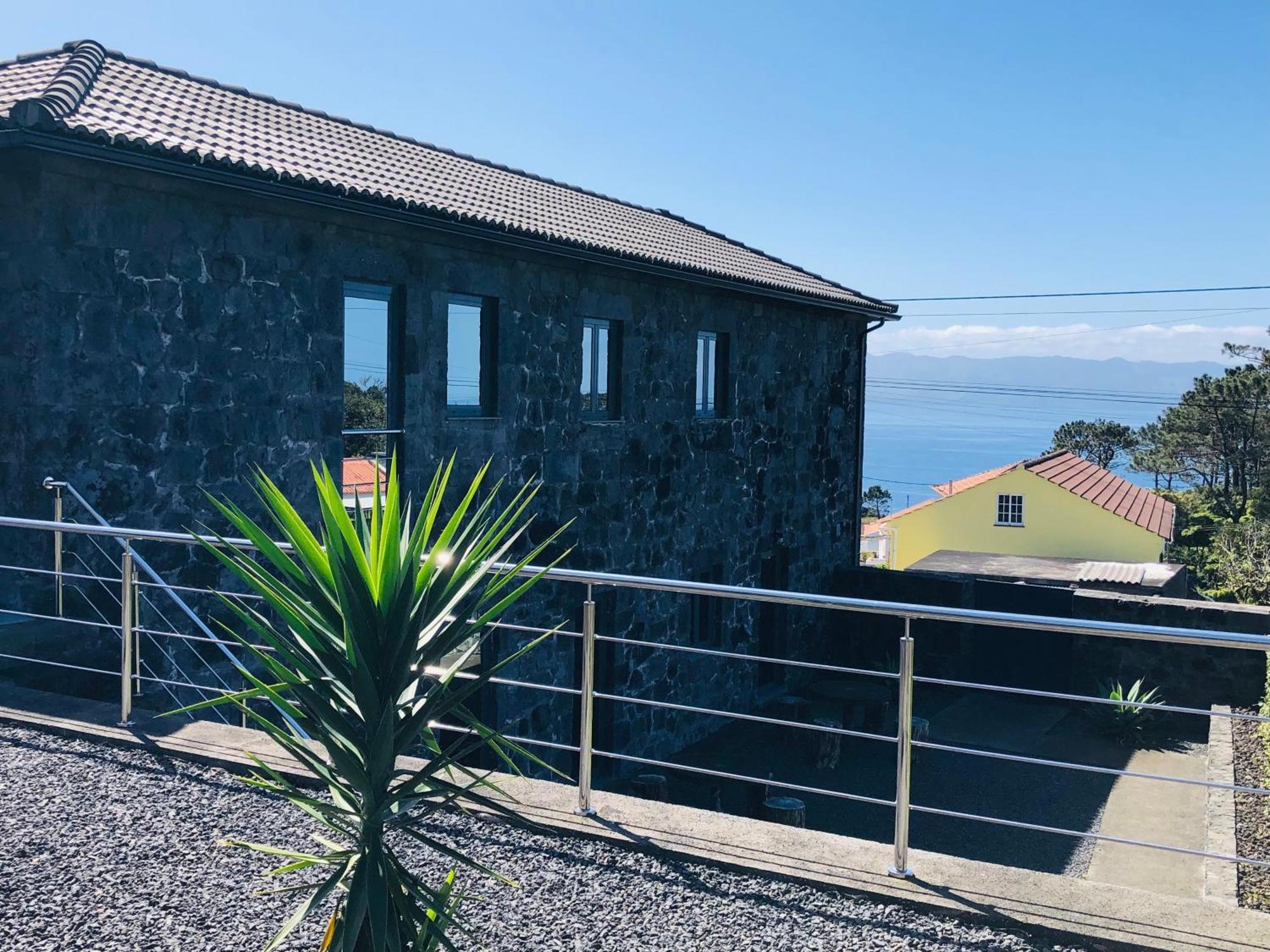 Amu- Apartamentos Misterios Da Urzelina Exteriör bild
