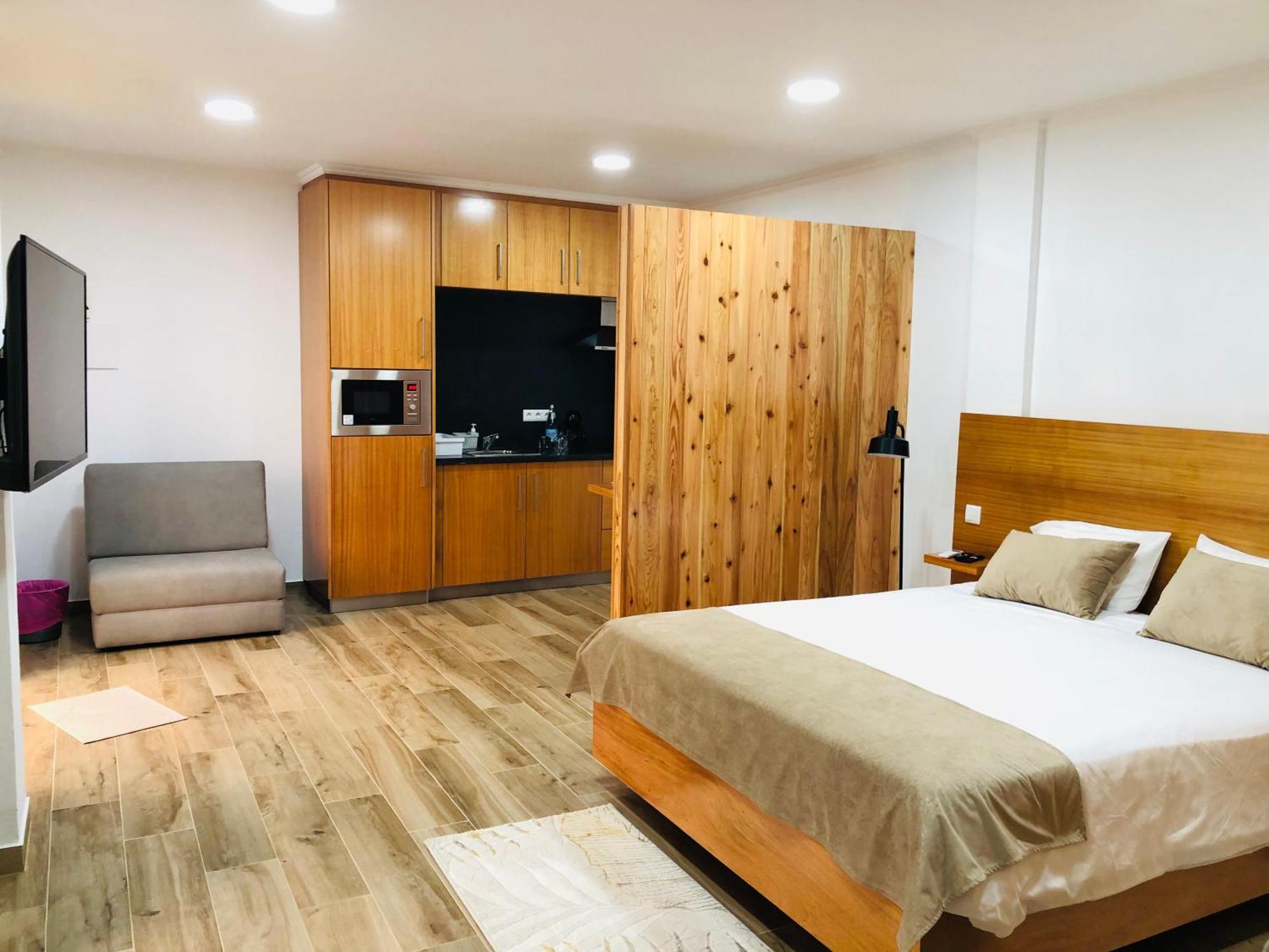 Amu- Apartamentos Misterios Da Urzelina Exteriör bild