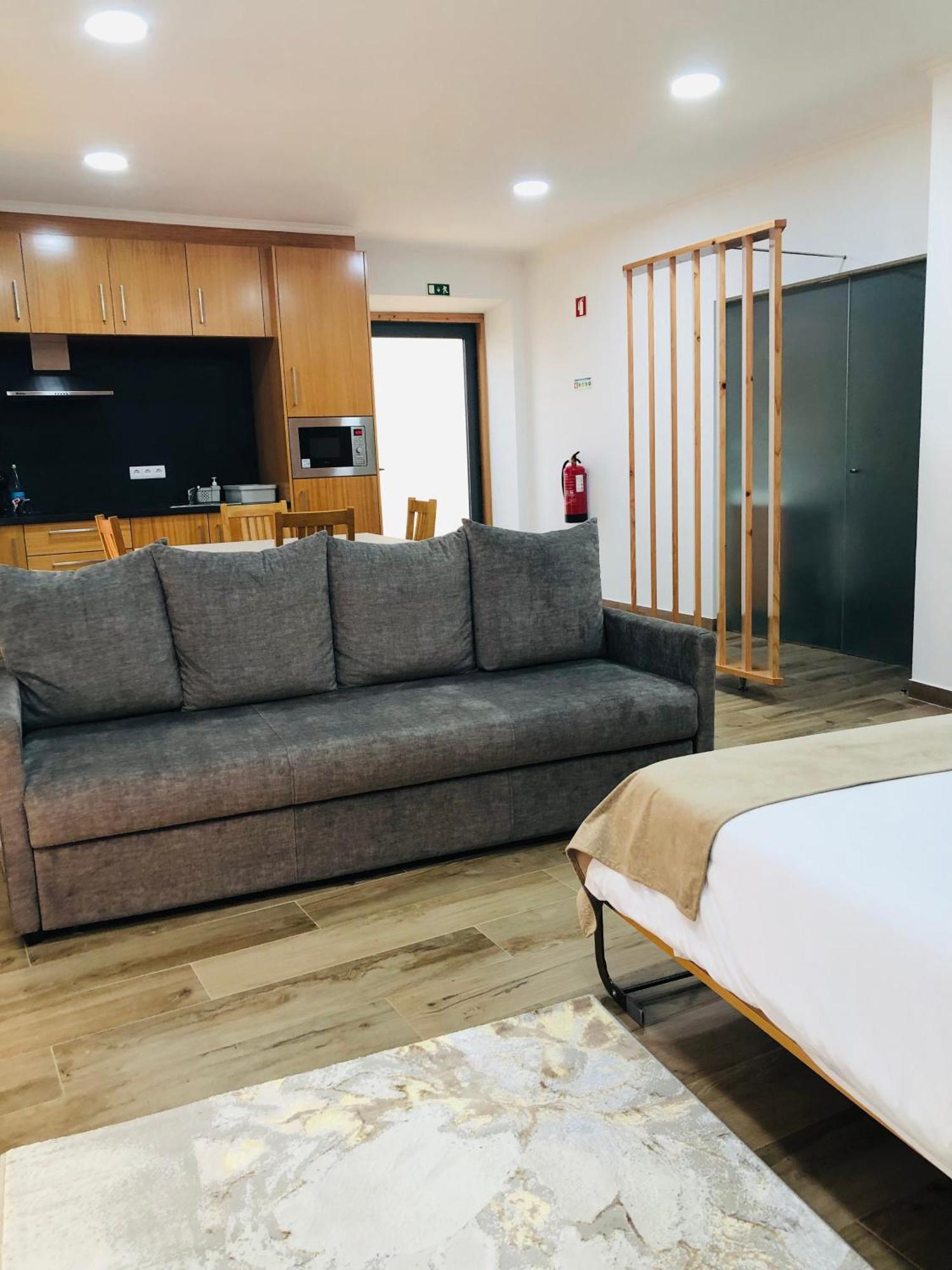 Amu- Apartamentos Misterios Da Urzelina Exteriör bild